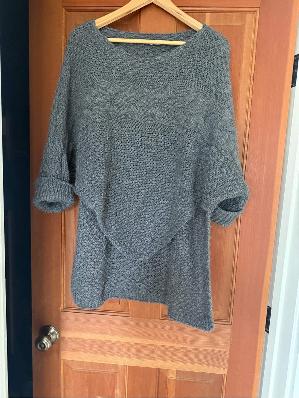 Cozy Chunky Knit Women's Sweater - Gray